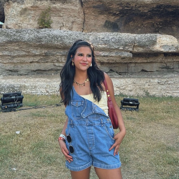 Meet your Posher, Sophia - Picture 1 of 1